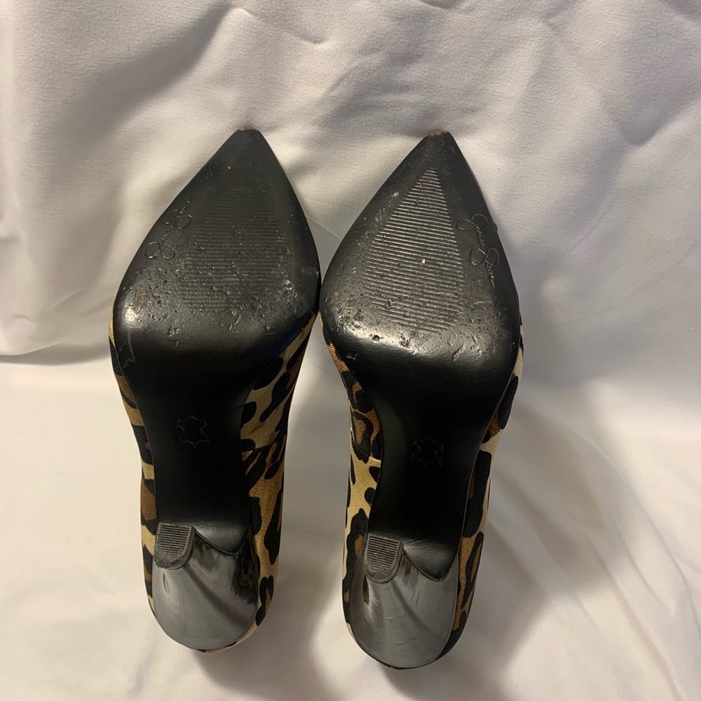 Jessica Simpson Leopard Heel - Picture 2 of 5
